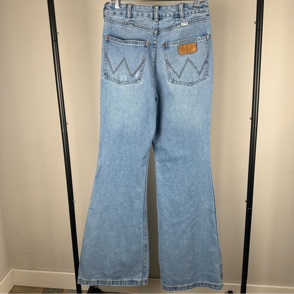 Wrangler x Billabong Jean Size 29 Bell Bottom Flare Floral Patchwork Hippie Boho - Picture 8 of 14